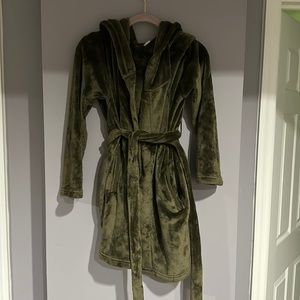 UO short velvet robe